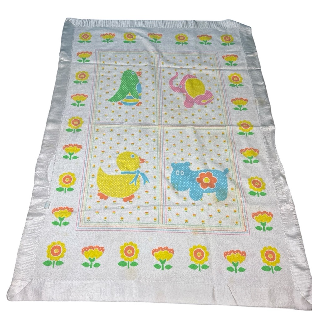 Vintage Baby Crib Blanket Satin Trim White Nursery Animals 48x34 Retro Flaws